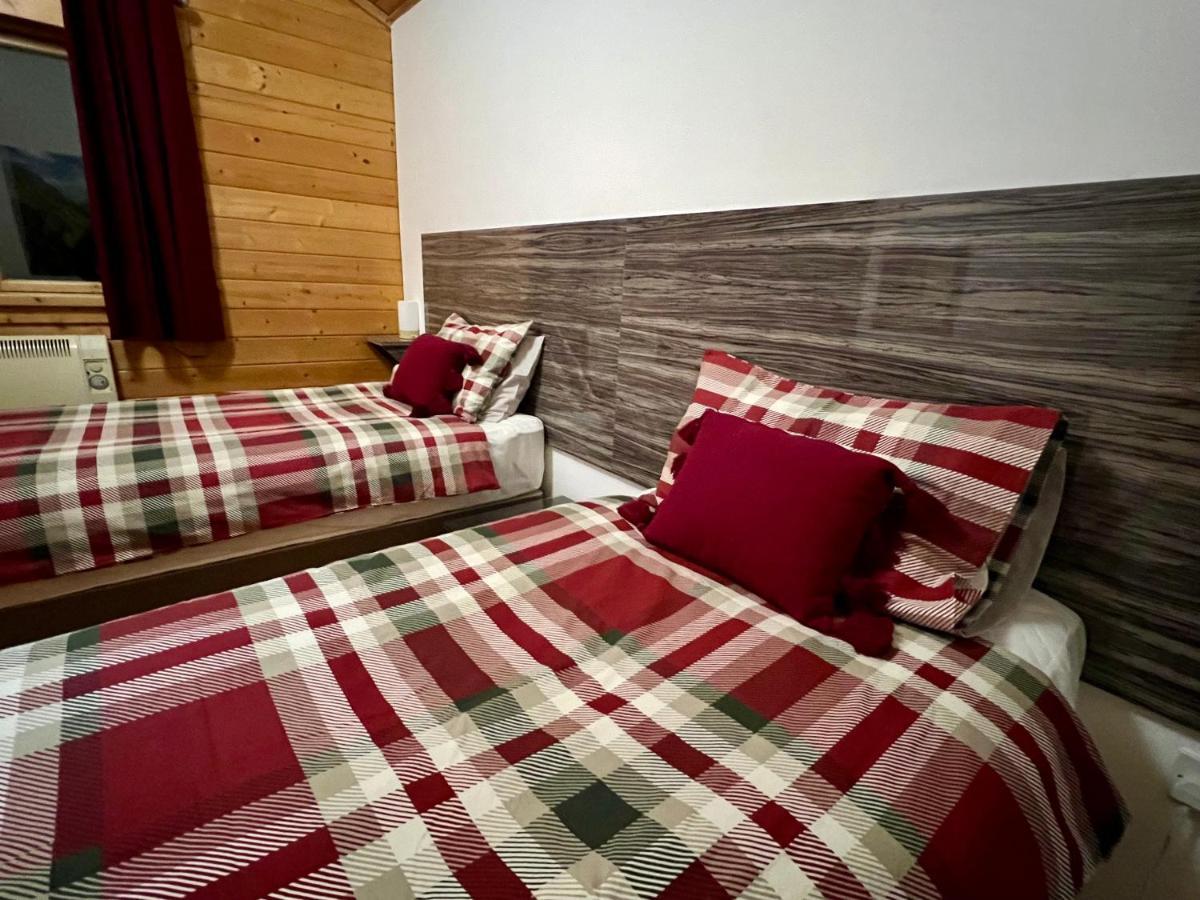 Tufty Lodge, Lake Pochard Lodge 9 South Cerney Ngoại thất bức ảnh