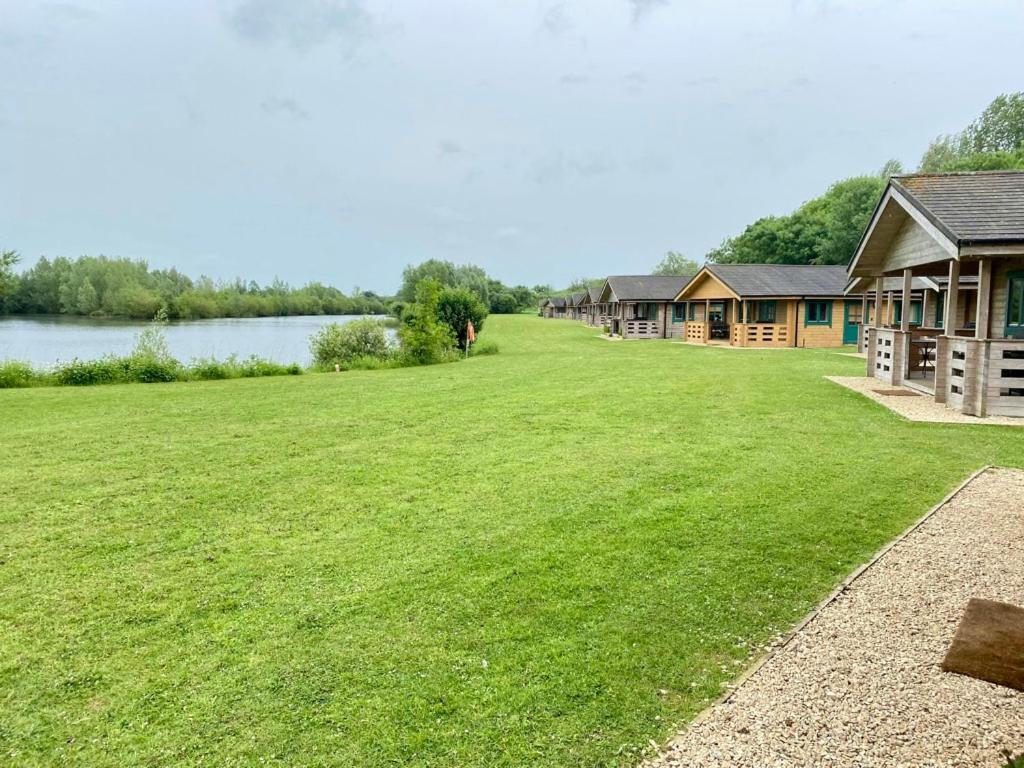 Tufty Lodge, Lake Pochard Lodge 9 South Cerney Ngoại thất bức ảnh