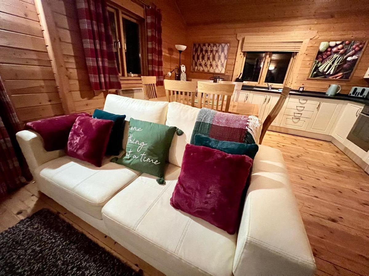 Tufty Lodge, Lake Pochard Lodge 9 South Cerney Ngoại thất bức ảnh